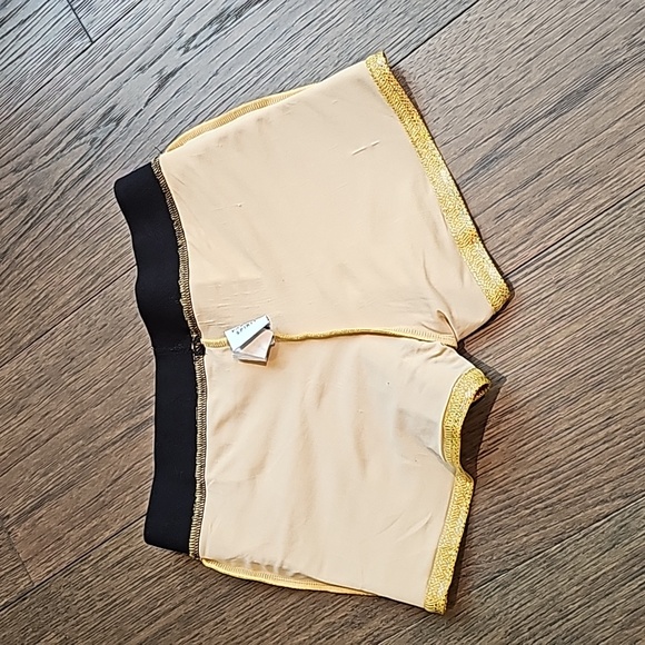 VARSITY SPIRIT COMPRESSION SHORTS.  SIZE XSMALL - Picture 8 of 9